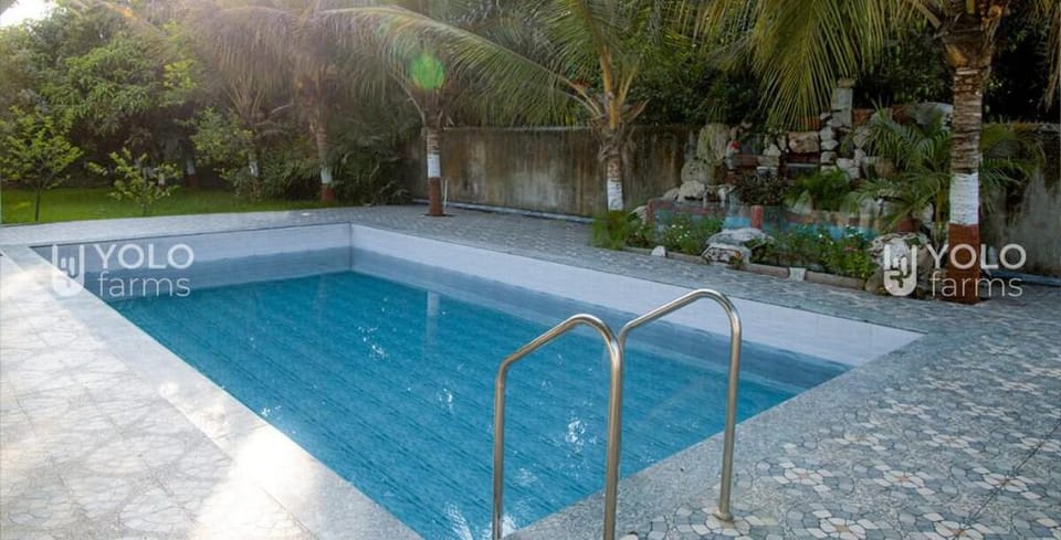 Cheerful 2 Bed-Room villa with private pool Villa in Gujarat