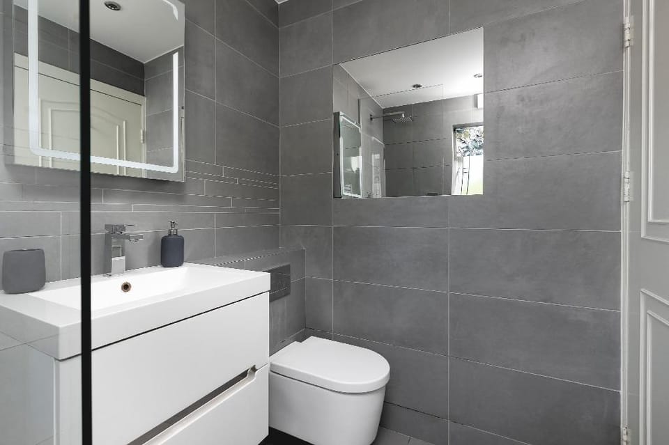 Just 20 mins  from Buckingham Palace Apartment in London