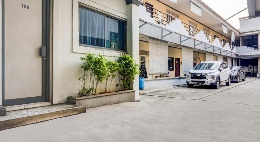Hotel O 59 Residence Hotel in South Jakarta City