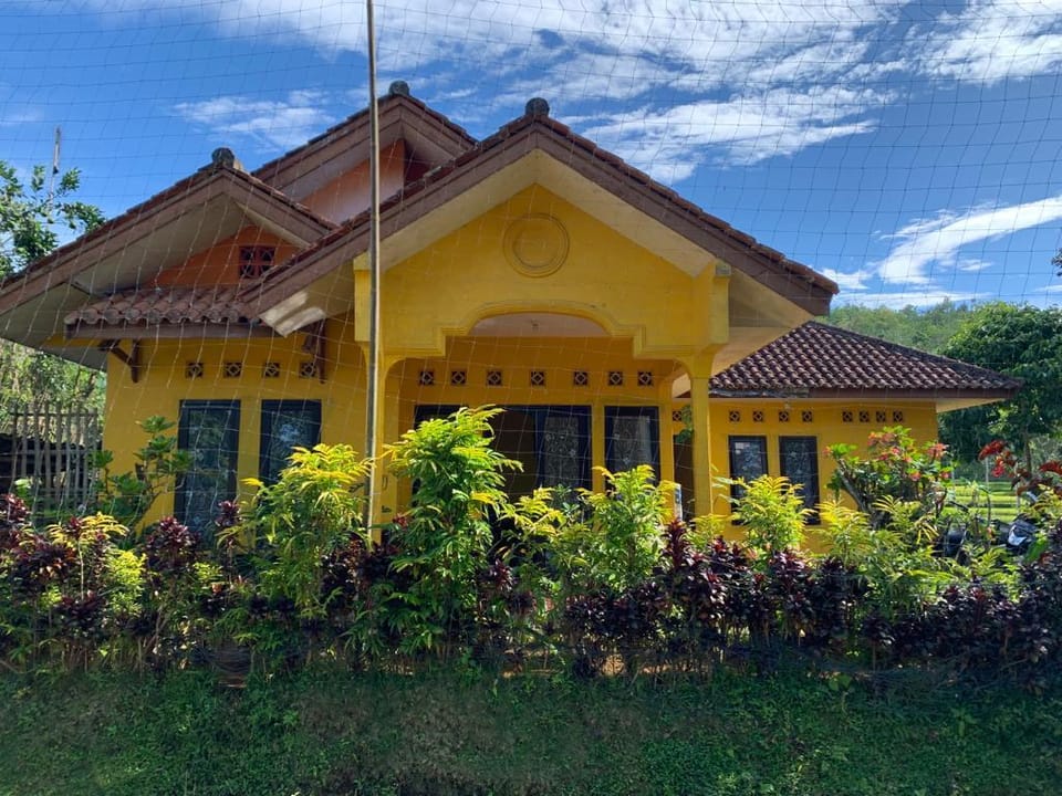 Hotel O Desa Wisata TarajuNearGunung Panggung Hotel in West Java