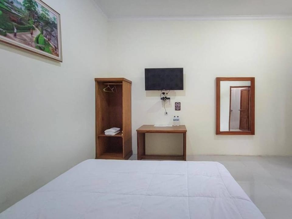 RedDoorz @ Tanakatto Homestay Waikabubak Hotel in Indonesia