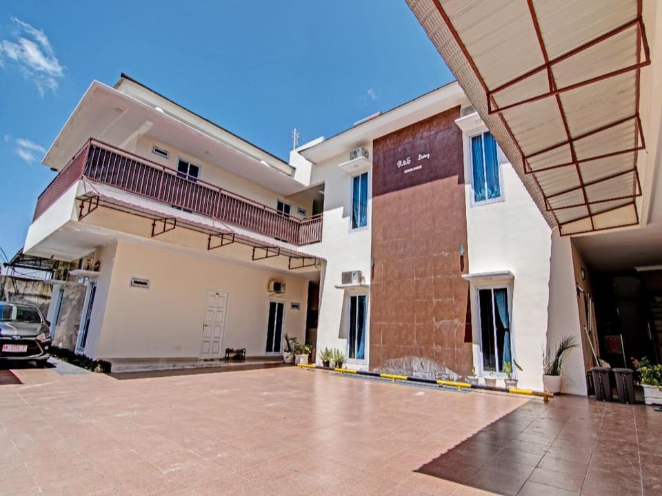 OYO 91269 R&s Living Residence Hotel in West Sumatra, Indonesia