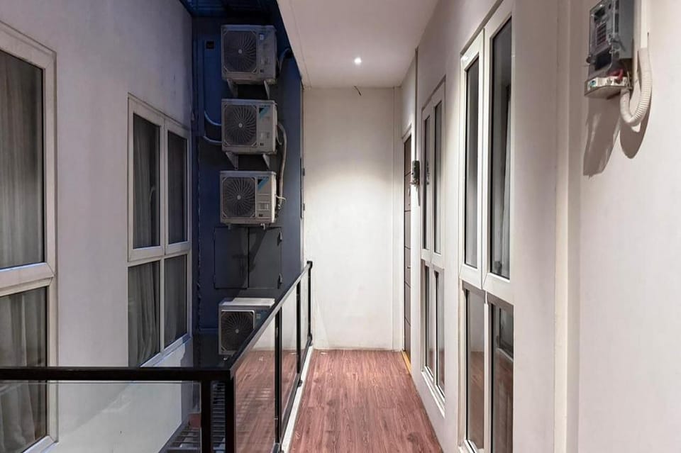 SENAYAN SUITES Bed and Breakfast in South Jakarta City