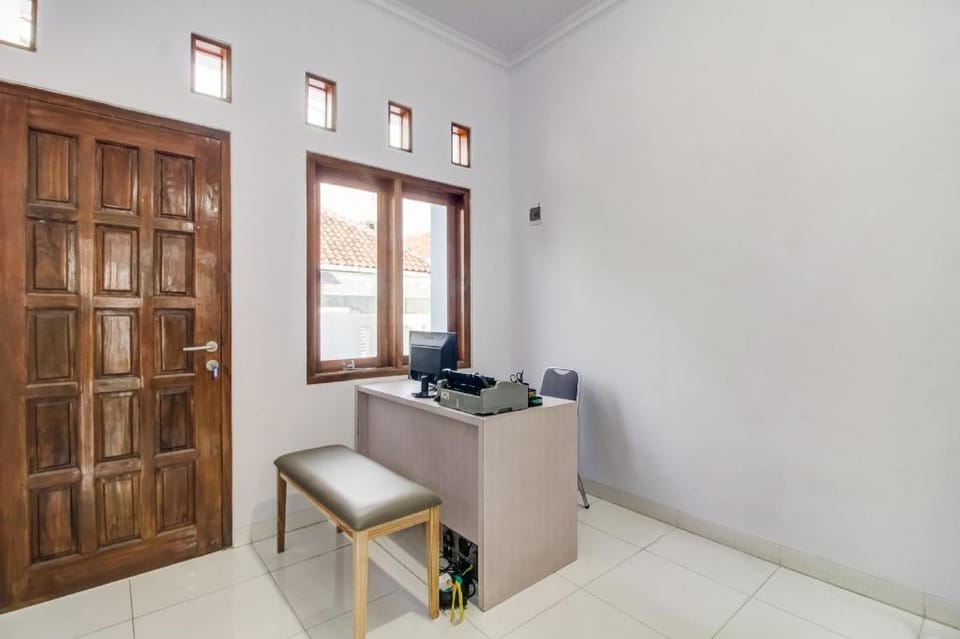 OYO 91243 Bina Syariah Guest House Hotel in West Java