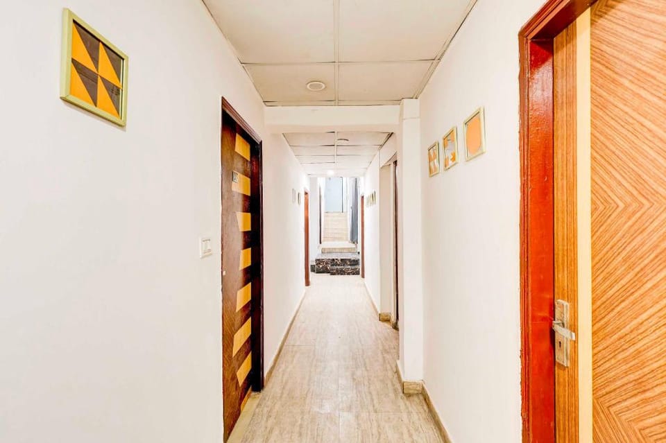 Hotel O East of Kailash Near Kailash Colony Metro Station Hotel in New Delhi
