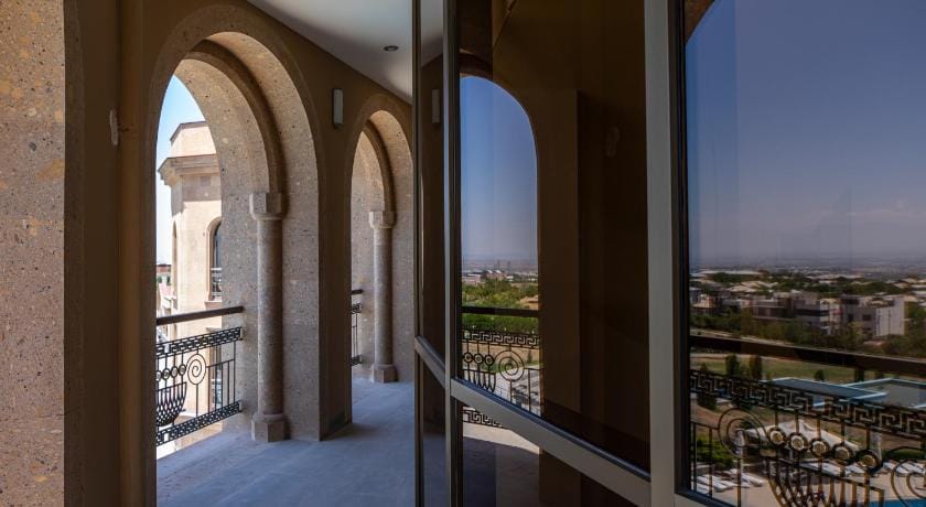 Latar Hotel Yerevan Hotel in Yerevan