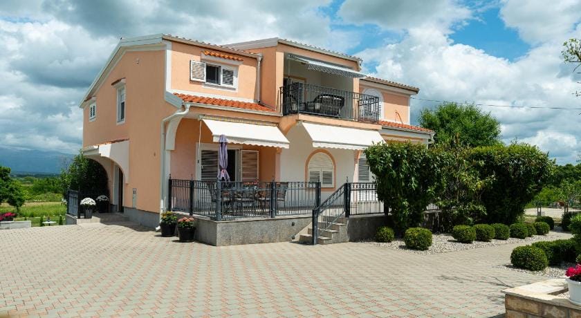 Luxury Villa Maria with large pool Apartment in Šibenik-Knin County, Croatia
