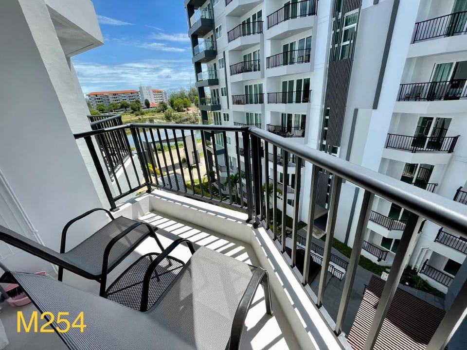 Mantra Beach Condominium Studio - M254 Apartment in Chon Buri Changwat