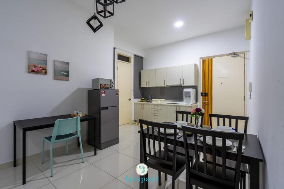 Lovely 4-bedroom condo with pool for 6 pax -Cheras Apartment in Federal Territory of Kuala Lumpur