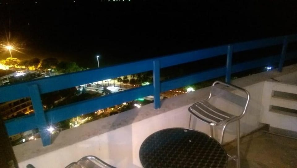 Pattaya Jomthein 2 Bed Frontline Beach Apartment  Apartment in Pattaya City