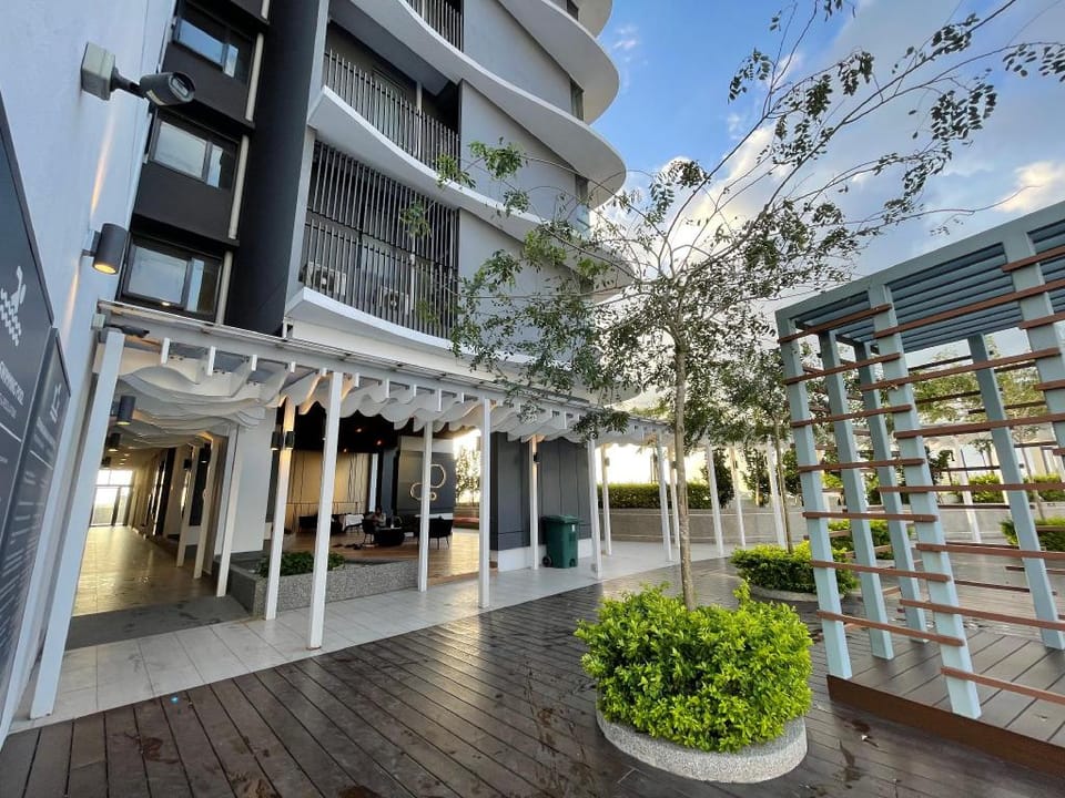 Luxury pool view Ayla Homestay at TROIKA Apartment in Malaysia