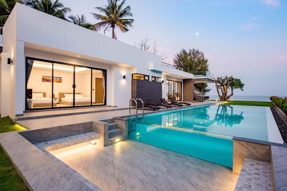 Beachfront Luxury Chaam 6BR Pool Villa-VVH23/20pax Villa in Hua Hin District