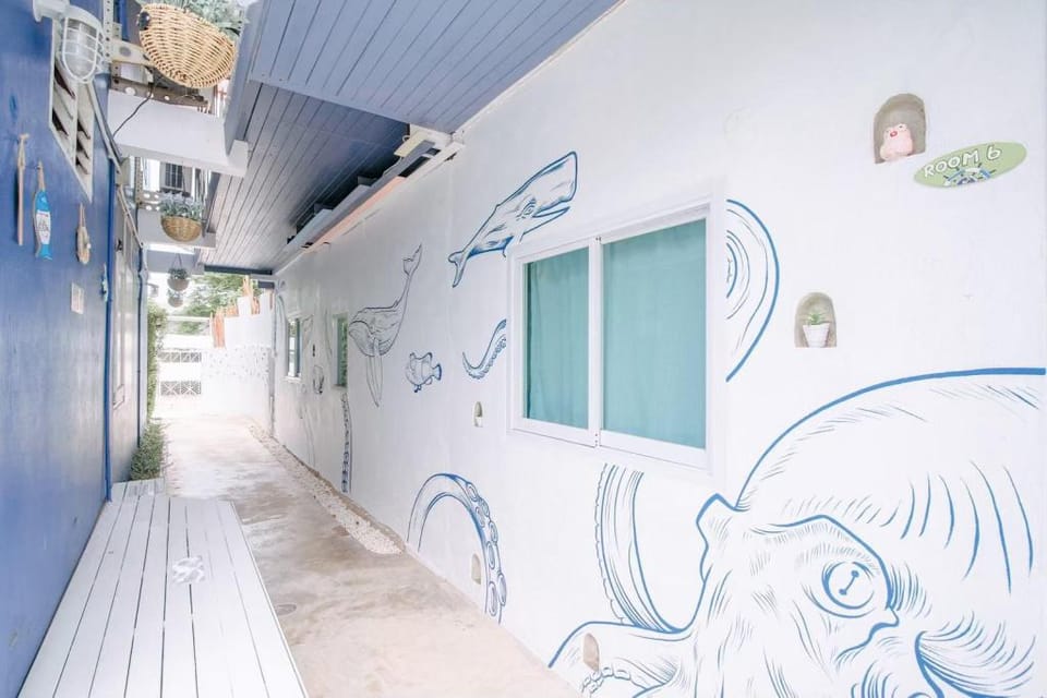 Beachfront Chic 12BR Pool Villa - VVH25.1 (30pax) Villa in Nong Kae