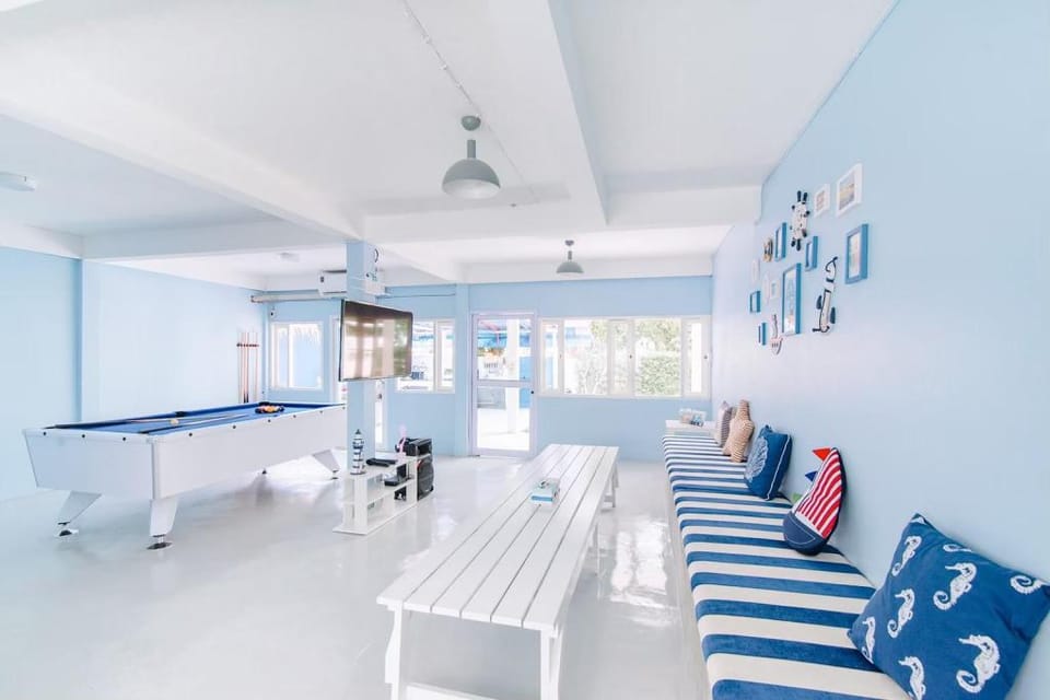 Beachfront Chic 12BR Pool Villa - VVH25.1 (30pax) Villa in Nong Kae