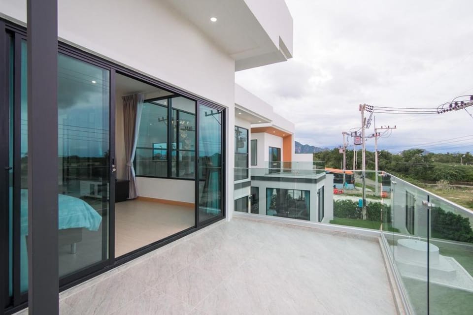 Beach Access Chaam 5BR Pool Villa -VVH33.1 (30pax) Villa in Thailand