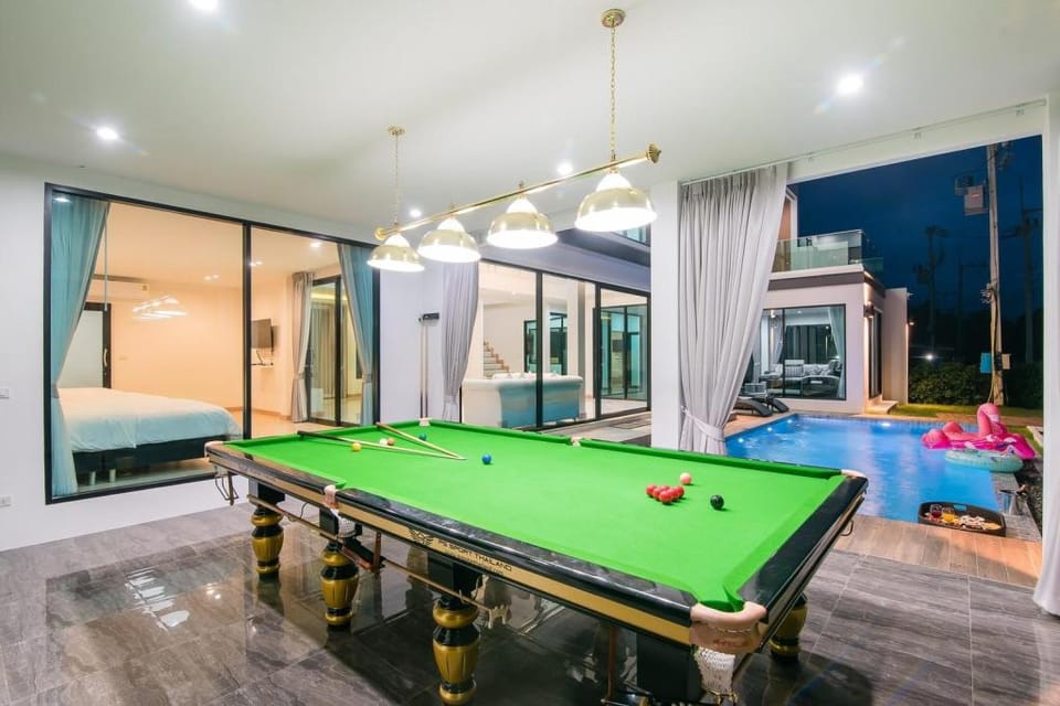 Beach Access Chaam 5BR Pool Villa -VVH33.1 (30pax) Villa in Thailand