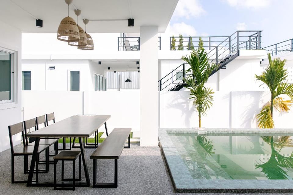 Newly White Bali Pool Villa 4BR -VVH36.1 (16 pax) Villa in Hua Hin District