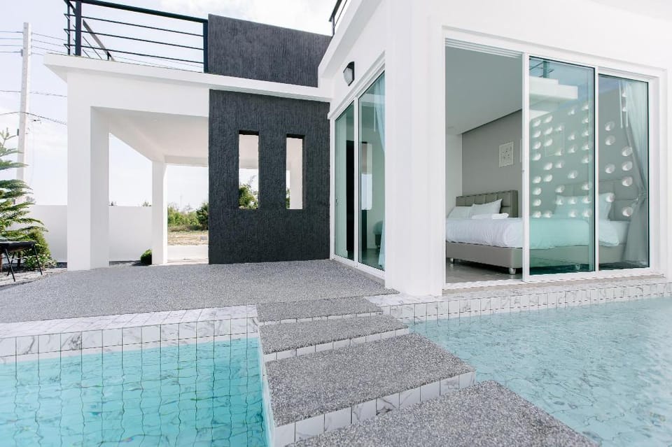 Newly Cozy White Pool Villa 4BR - VVH36.2 (15 pax) Villa in Hua Hin District