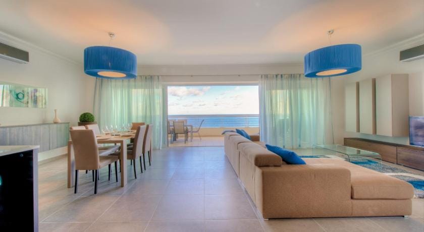 THE ULTIMATE LUXURY, SLIEMA with POOL Apartment in Sliema