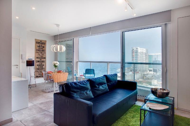 Modern Seaview Apartment In a Prime Location Apartment in Sliema