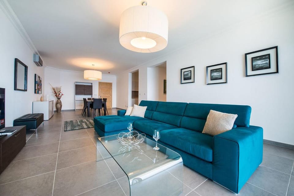 Seafront Luxury Apartment with Pool Apartment in Sliema
