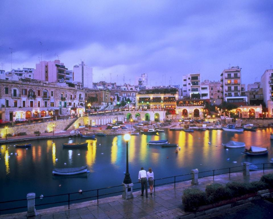 LUXURY APARTMENT WITH POOL Apartment in Sliema