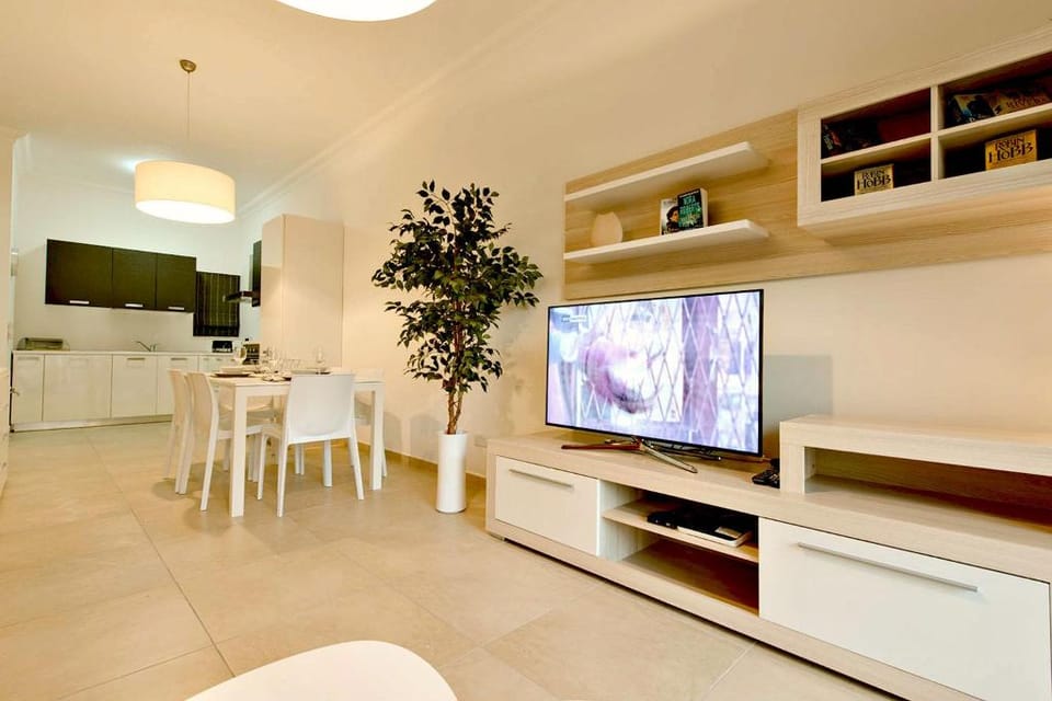 LUXURY APARTMENT WITH POOL Apartment in Sliema