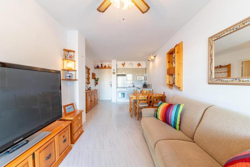 Laia in L'Escala with 2 bedrooms and 1 bathrooms Apartment in L'Escala