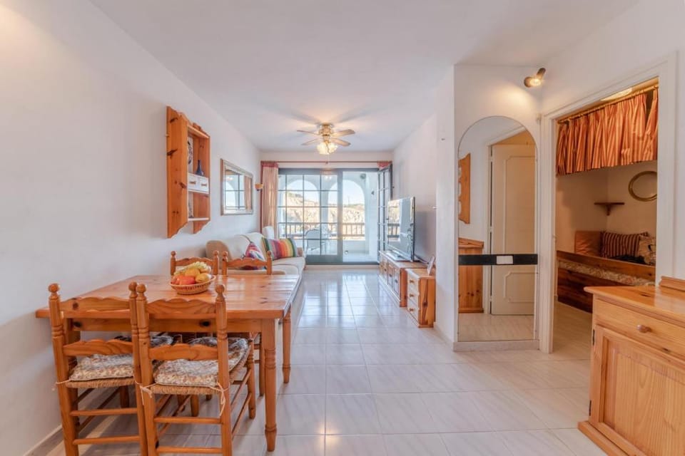 Laia in L'Escala with 2 bedrooms and 1 bathrooms Apartment in L'Escala