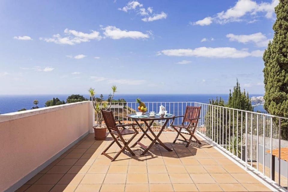 Funchal Bay View Villa by Homie Apartment in Madeira District