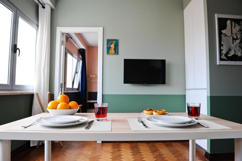 Champagne shower Apartment 5C Apartment in Lisbon