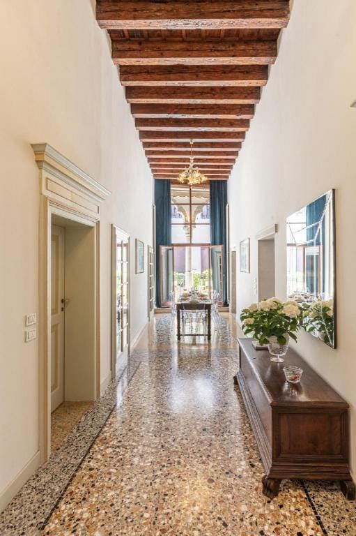 Ca' Romantica Terrace Apartment in Lido di Venezia