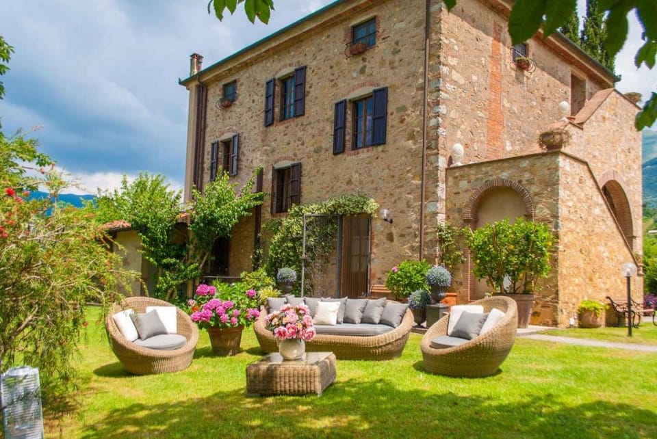 Bicocche Stone Farmhouse Apartment in Emilia-Romagna
