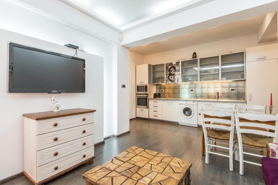 Top Centre Apartment next to "Vitosha Boulevard" Apartment in Sofia
