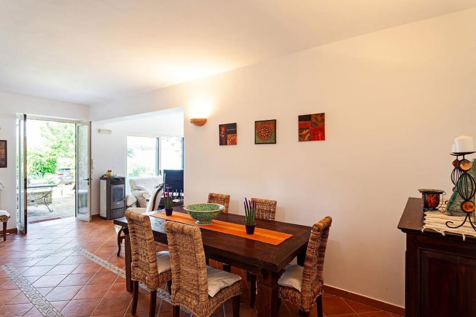 AMORE RENTALS - Villa Stone on the Sea with Private Pool and Garden Apartment in Massa Lubrense
