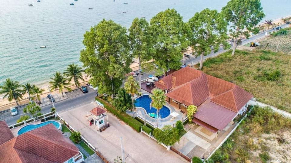 Beachfront (Bangsaray) 5BR Pool Villa - VVP34.2  Villa in Chon Buri Changwat