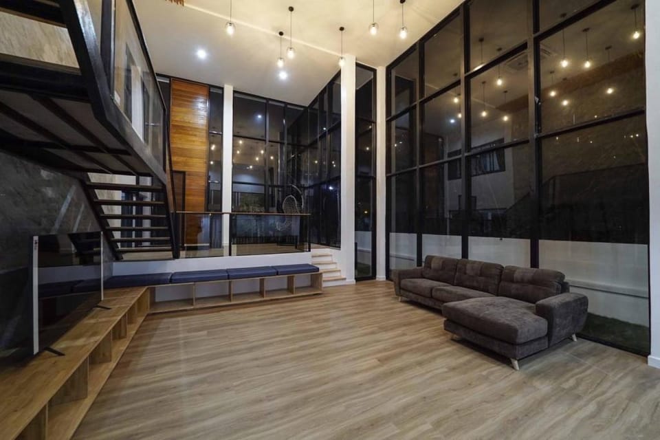Epic Luxury Private Pool Villa 8BR - VVP35.1 Villa in Pattaya City