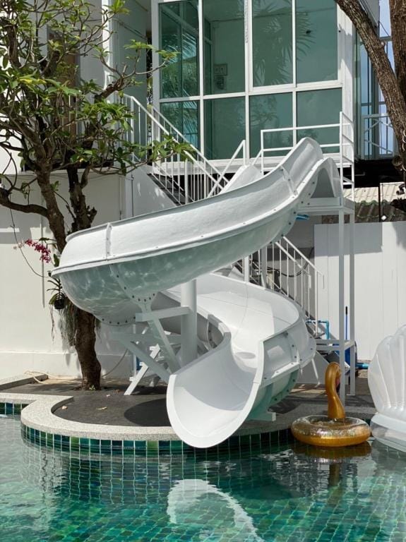 Beachfront (Ban Amper) Pool Villa 6BR - VVP36 Villa in Pattaya City