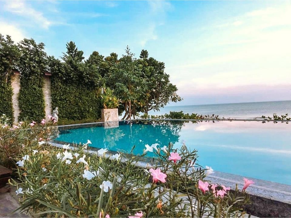 Beachfront (Khao Kalok) Pool Villa 8BR -VVH25.3 Villa in Prachuap Khiri Khan, Thailand