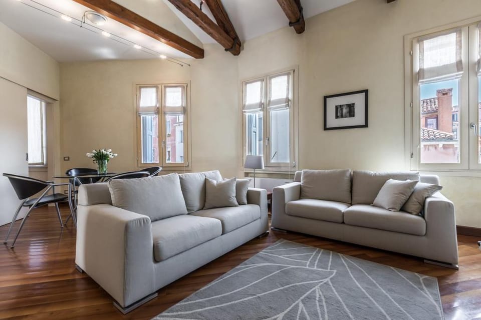 Ca' Pantalon Terrace Apartment in Venice
