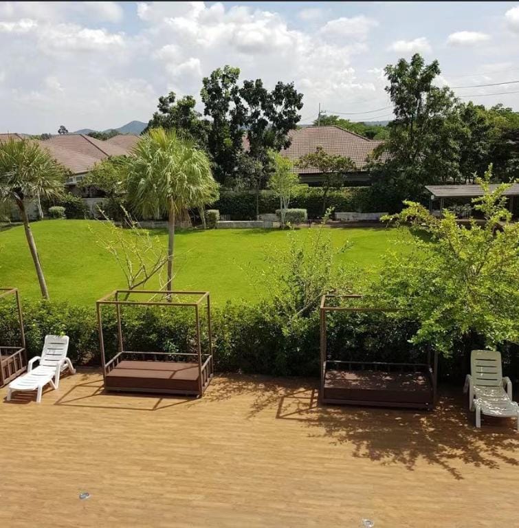 peaceful residential villa/ideal for families Vacation rental in Pattaya City