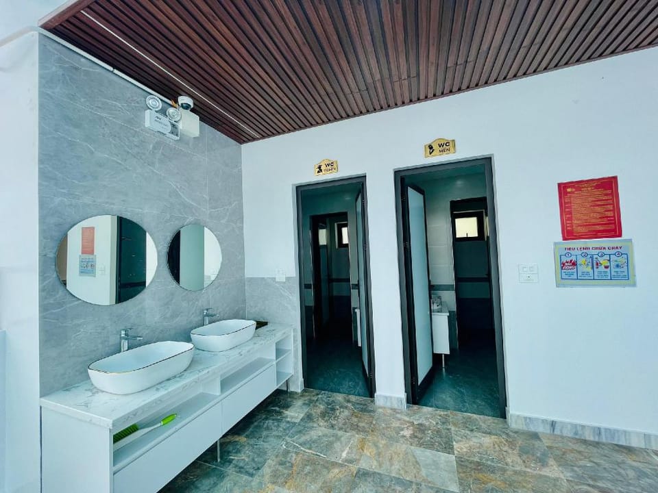 Căn hộ  hiện đại có bể bơi, gym và bi-da Apartment in Laos