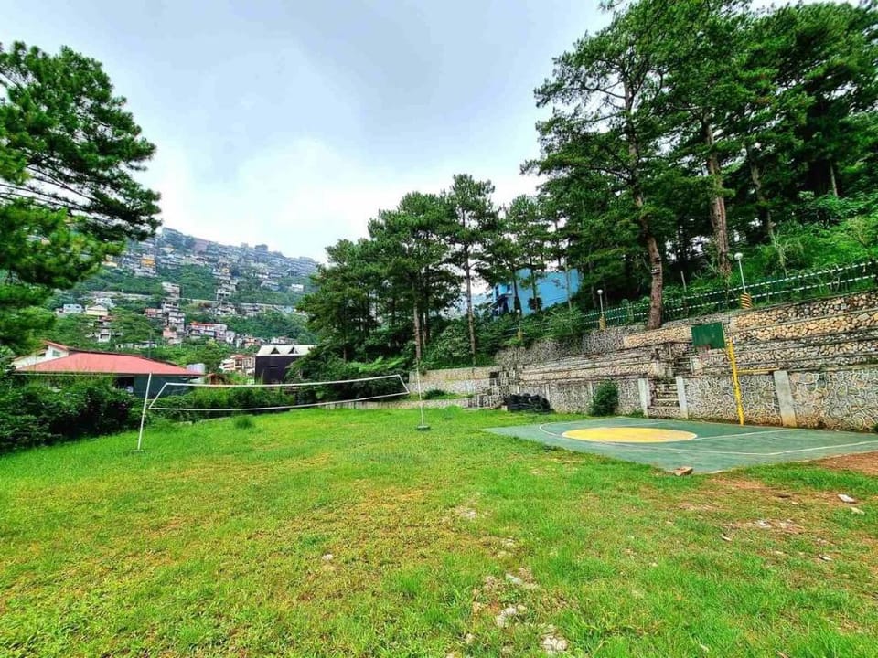 FOGGY FULL HOUSE in BERMUDA HILLS VILLAGE Vacation rental in Baguio