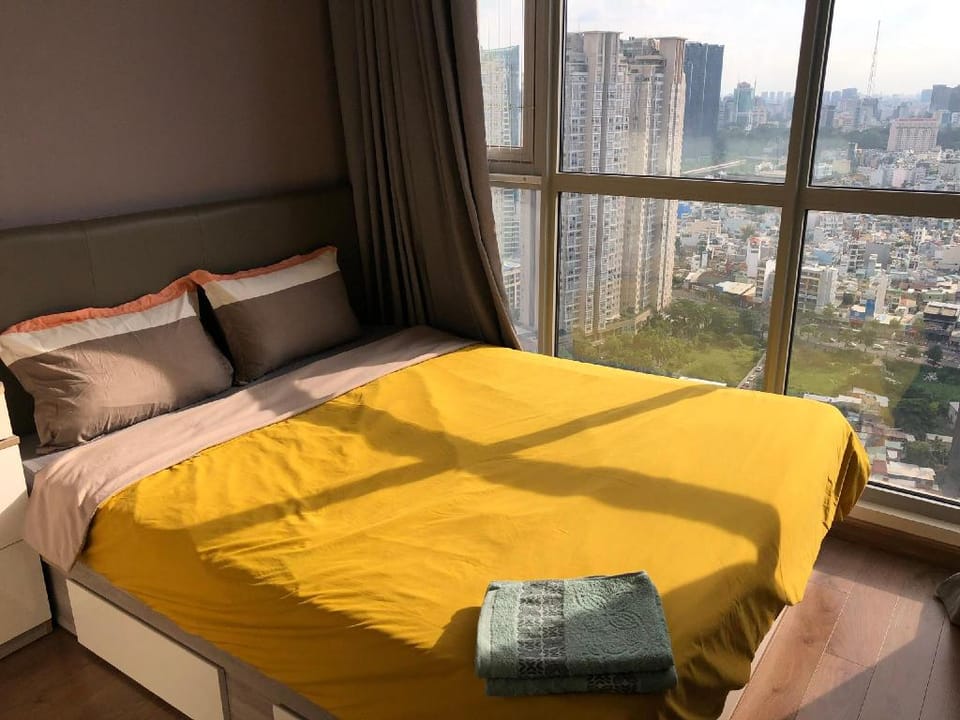 Vinhomes Central Park - 2 Bedroom Apartment.  Apartment in Ho Chi Minh City