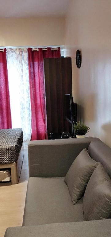 VINIA  Residences NETFLIX&WIFI SelfCheckin ANYTIME Apartment in Quezon City