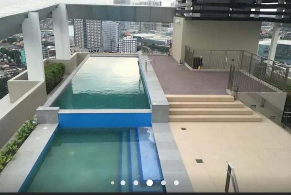 VINIA  Residences NETFLIX&WIFI SelfCheckin ANYTIME Apartment in Quezon City