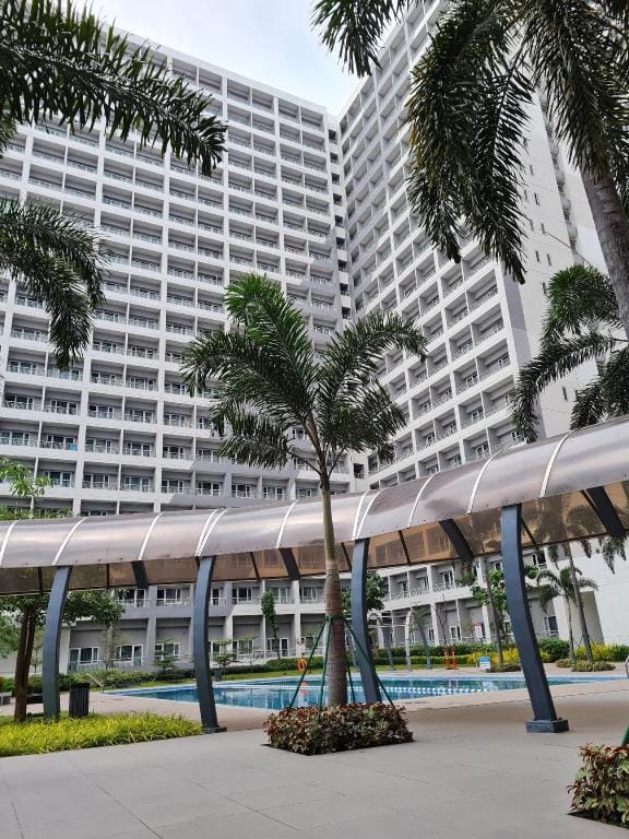 Grace Staycation near BGC Apartment in Makati