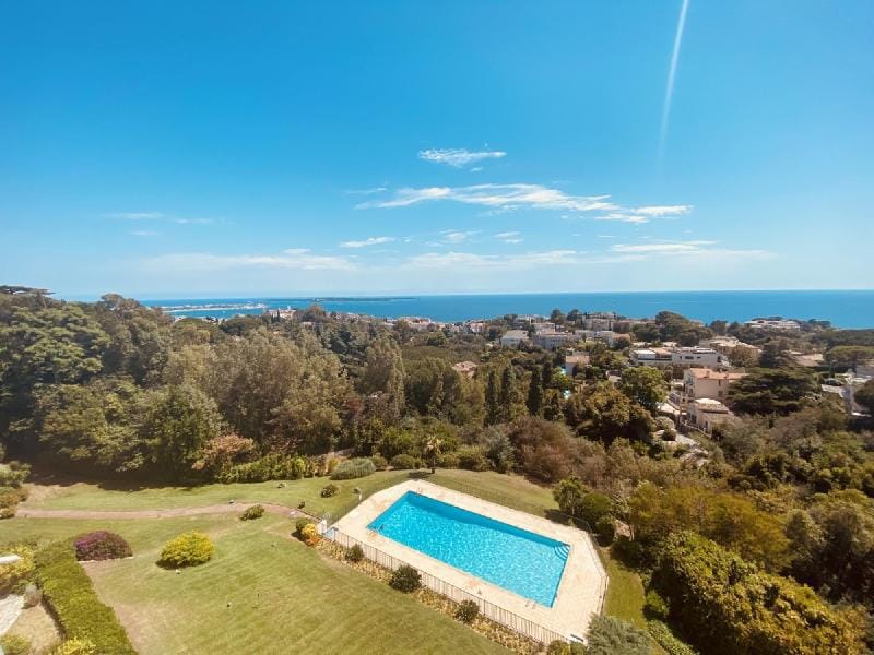 Large, light and modern 2 bedroomed apartment in Cannes with Sea Views, pool and lovely terrace - 15 Apartment in Cannes