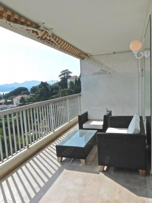 Large, light and modern 2 bedroomed apartment in Cannes with Sea Views, pool and lovely terrace - 15 Apartment in Cannes