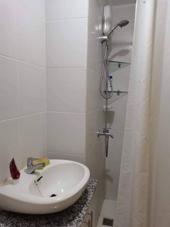 Fully furnished  2bdr condo 8spatial ma a Vacation rental in Davao City